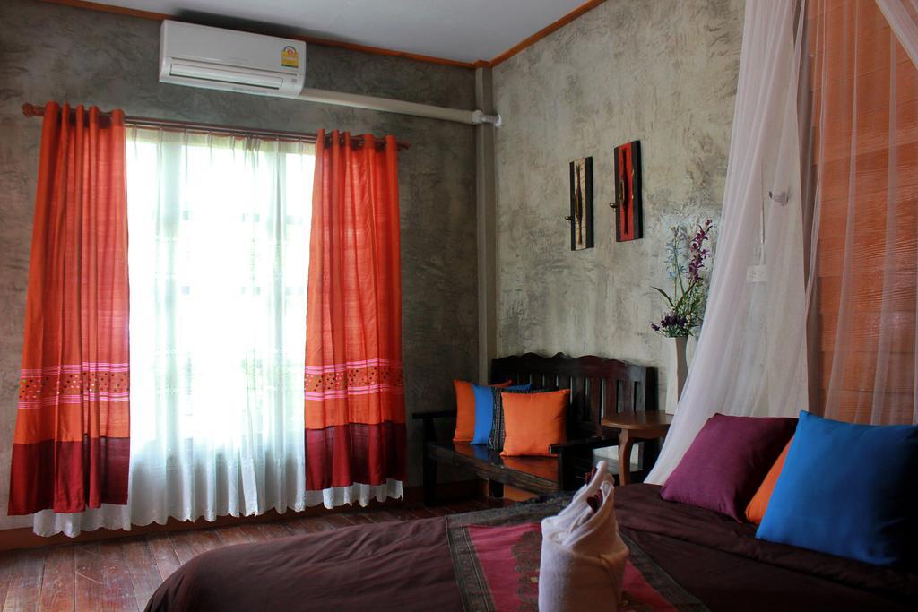 Ruen Lamai Lanna Ban Mae Aep Buitenkant foto